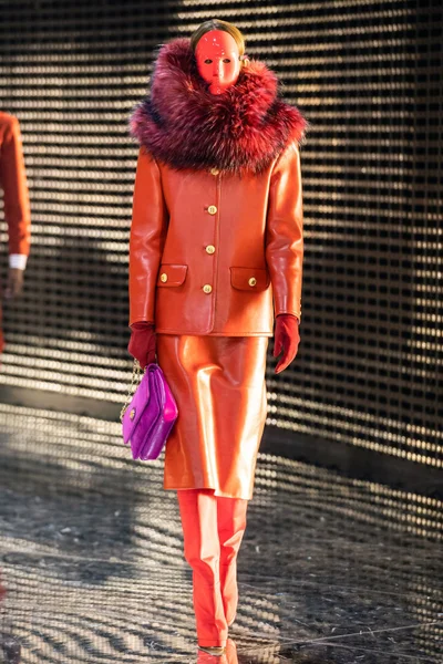 Look 64